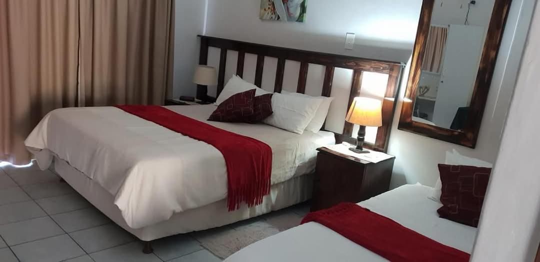 La Rochelle Inn Richards Bay Eksteriør billede